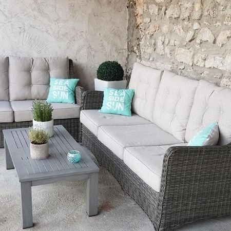 Le Domaine De Tizo Otel Saint-Victor-de-Morestel Dış mekan fotoğraf