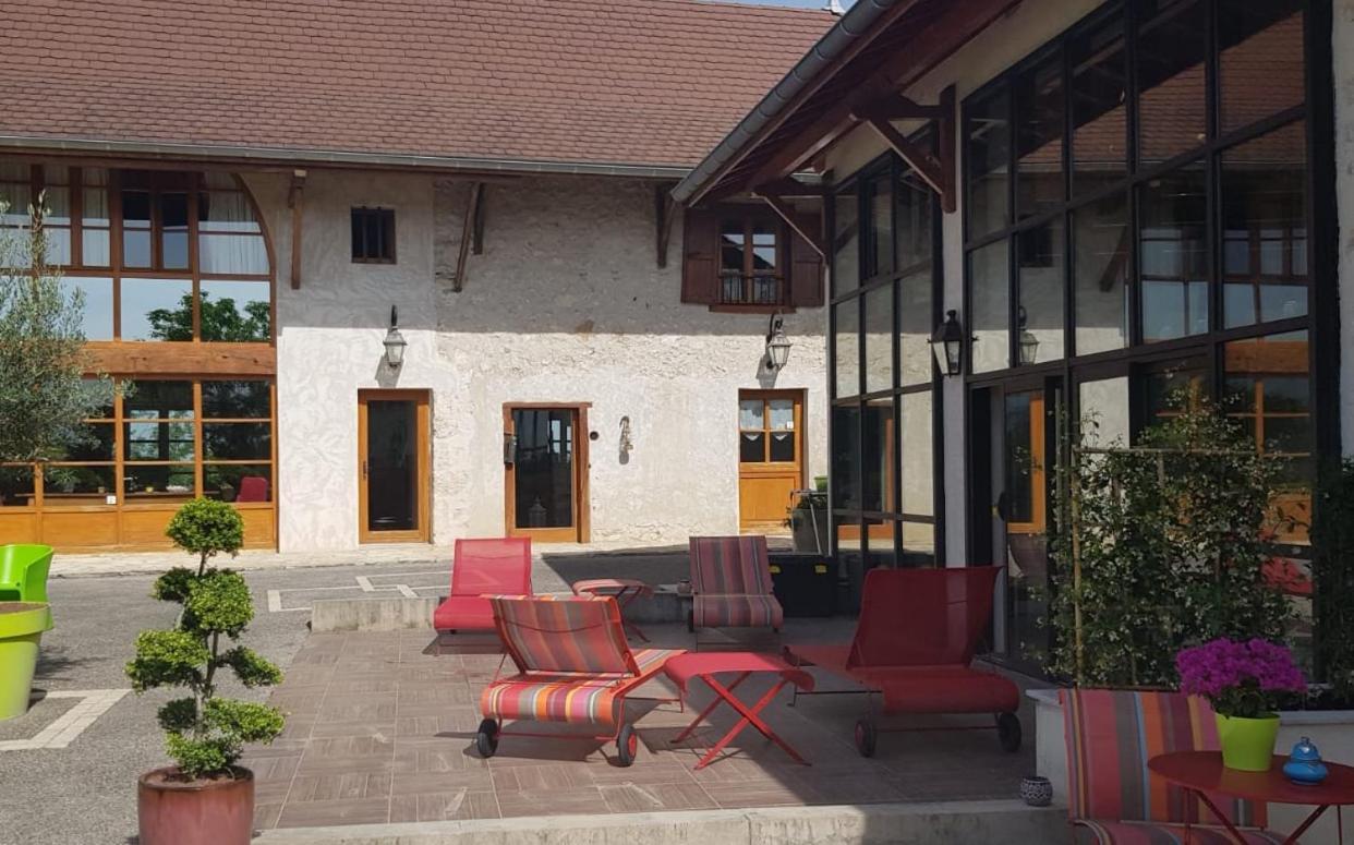 Le Domaine De Tizo Otel Saint-Victor-de-Morestel Dış mekan fotoğraf