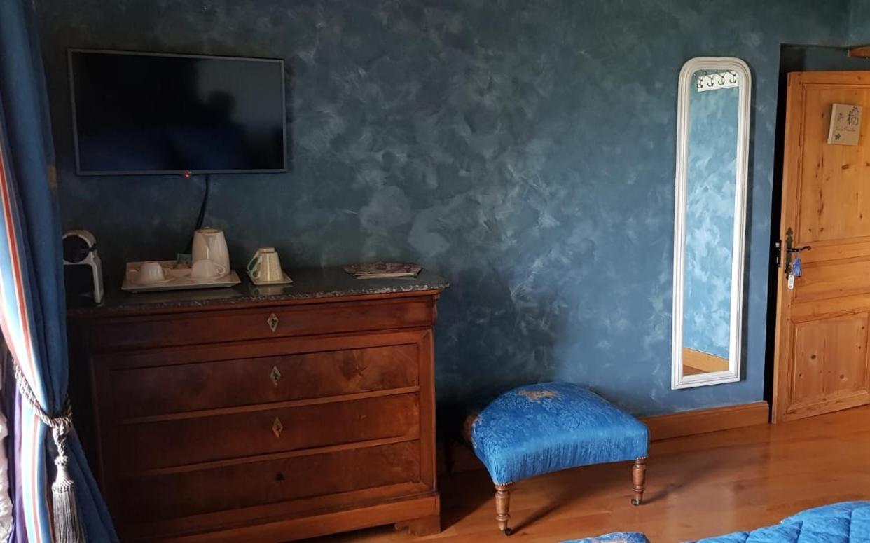 Le Domaine De Tizo Otel Saint-Victor-de-Morestel Dış mekan fotoğraf