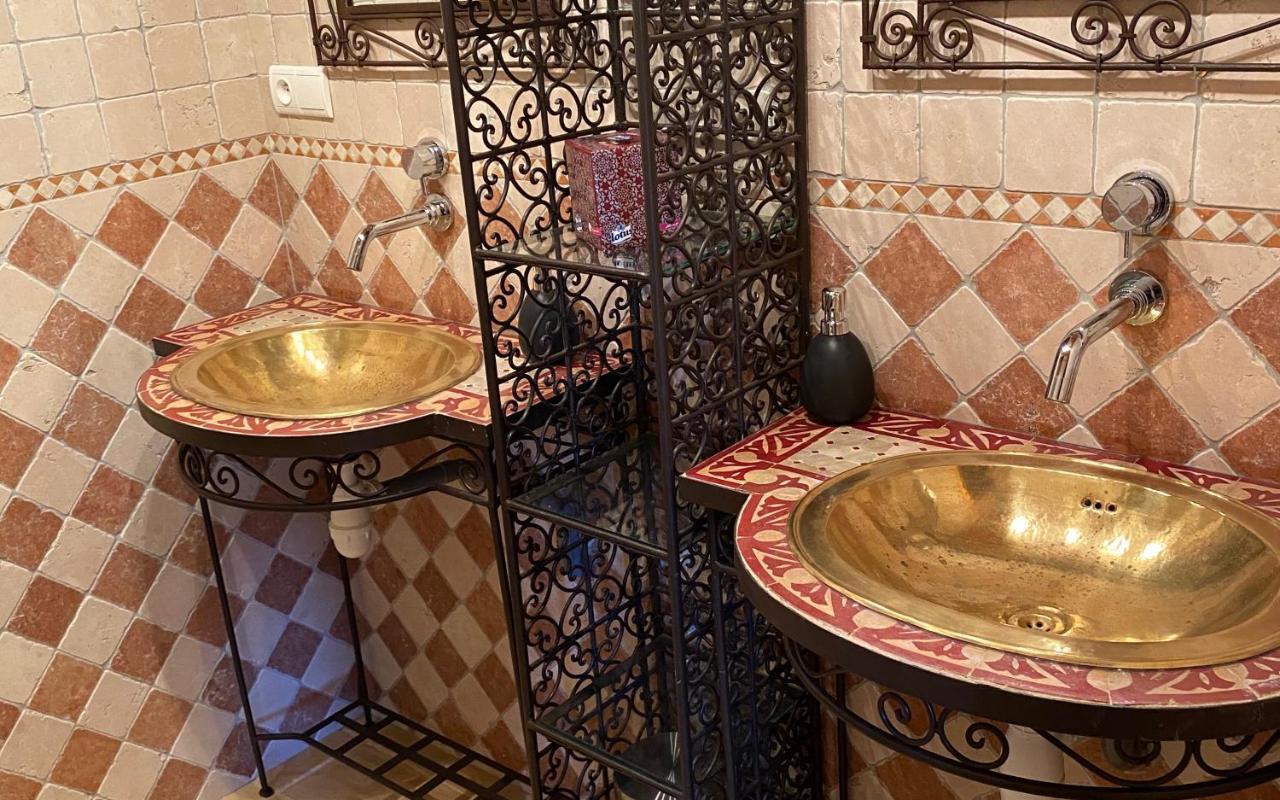 Le Domaine De Tizo Otel Saint-Victor-de-Morestel Dış mekan fotoğraf