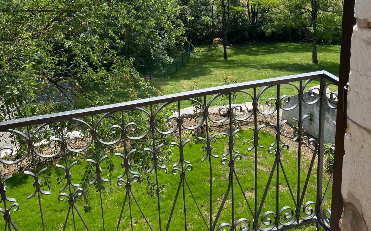 Le Domaine De Tizo Otel Saint-Victor-de-Morestel Dış mekan fotoğraf