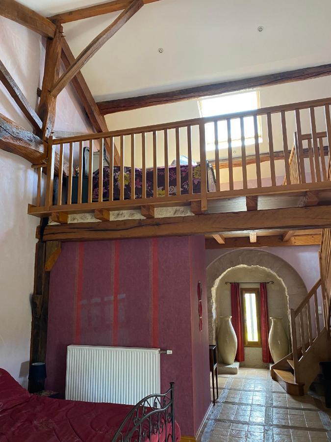 Le Domaine De Tizo Otel Saint-Victor-de-Morestel Dış mekan fotoğraf