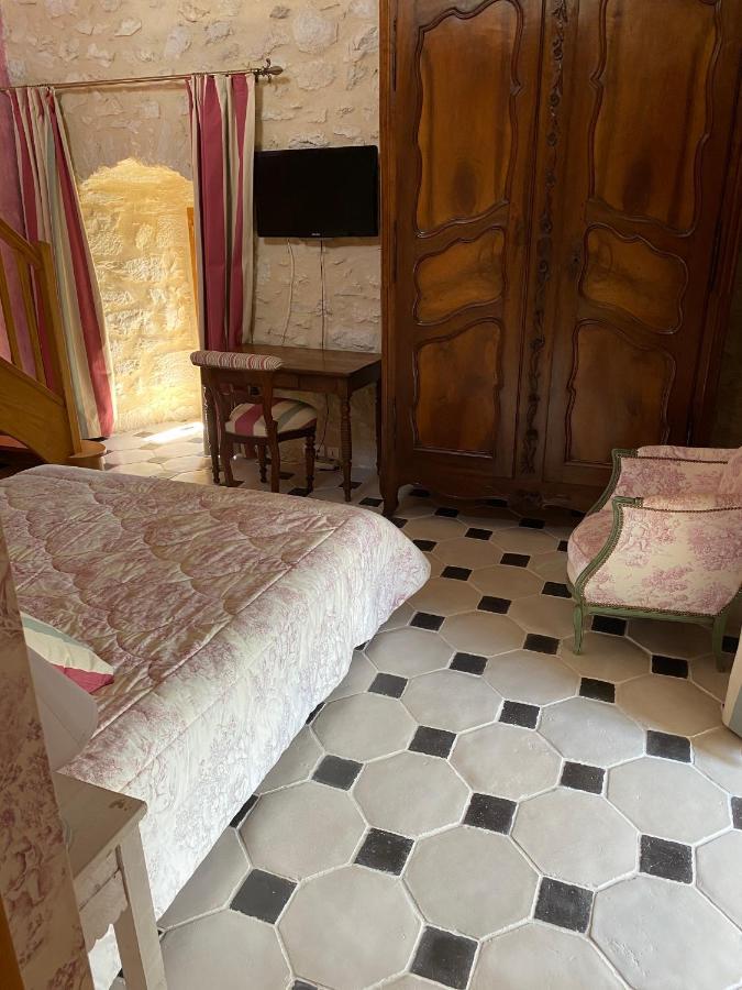 Le Domaine De Tizo Otel Saint-Victor-de-Morestel Dış mekan fotoğraf